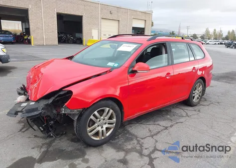 2013 Volkswagen Jetta Sportwagen 2.5L S z USA, uszkodzony, nr VIN 3VWKP7AJ4DM689321